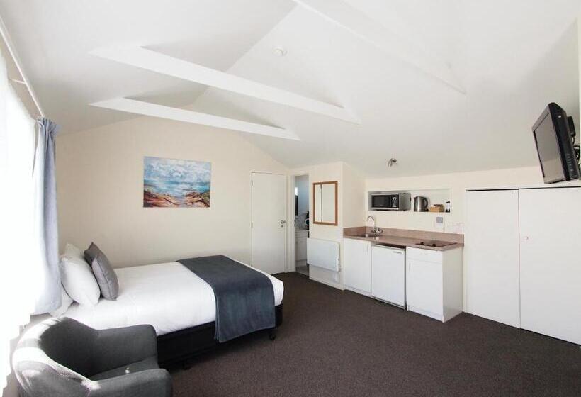 Студия Deluxe, Riverlodge Motel