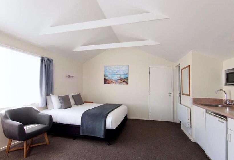 Дом 4 Спальни, Riverlodge Motel