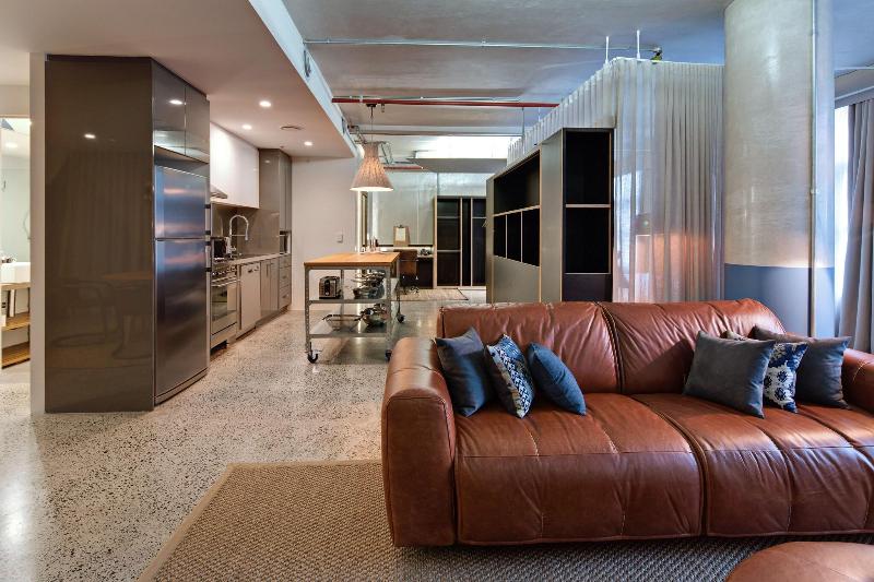 デラックススイート, Zara Tower – Luxury Suites And Apartments