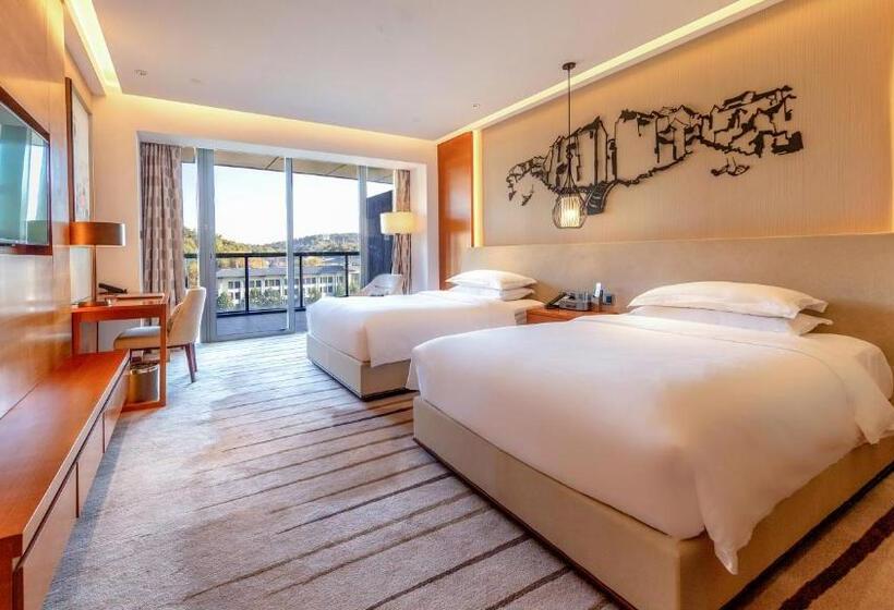 Номер Премиум Вид на Город, Holiday Inn Nanjing Xuanwu Lake, An Ihg