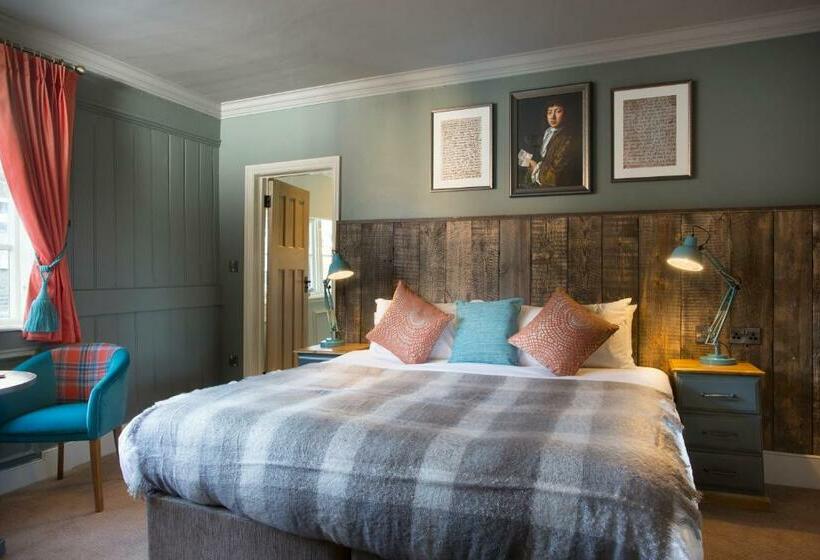 اتاق سوپریور, The Ostrich Inn Colnbrook London Heathrow