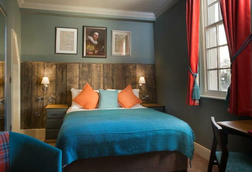 اتاق سوپریور, The Ostrich Inn Colnbrook London Heathrow