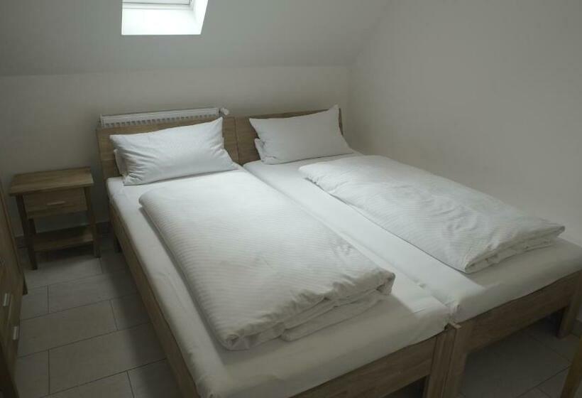 带共用浴室的标准房间, Fährhaus