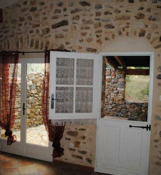 Дом 2 Спальни, Le Fenouillet Cottage Proche Des Grands Buffets