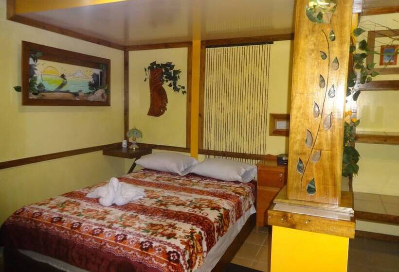 Студия Стандарт, Cocopele Inn