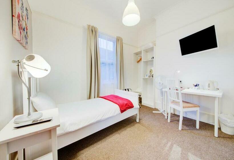 标准单人间, The Regents Guest House