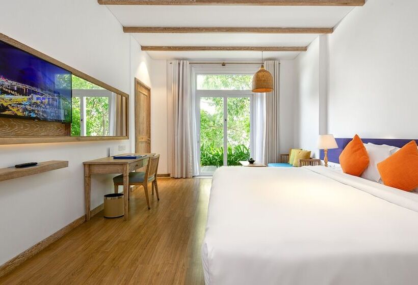 اتاق دلوکس با تخت کینگ و چشم‌انداز شهر, Risemount Premier Resort Danang