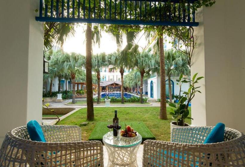 سوئیت جونیور با تخت بزرگ, Risemount Premier Resort Danang