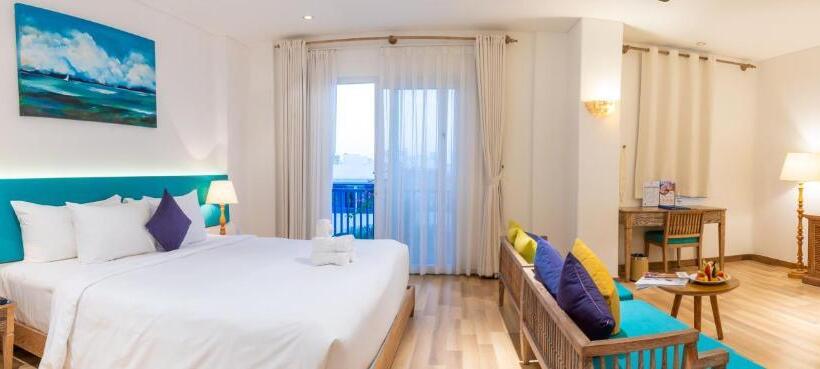 سوییت با چشم‌انداز استخر, Risemount Premier Resort Danang