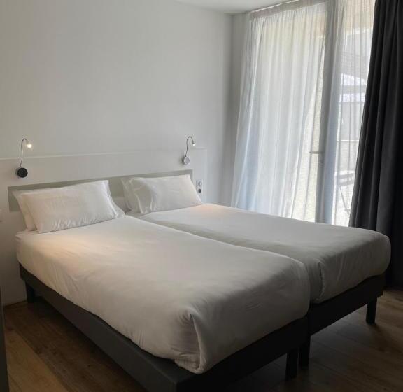 اتاق استاندارد برای معلولان, Restaurant Santiago