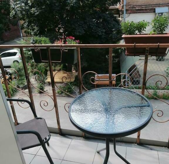 غرفة عائلية, Yellow Unlimited Hotel 4