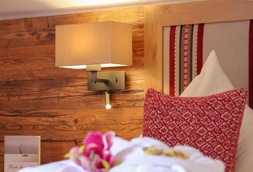 Люкс 2 Спальни, Landhotel Berghof