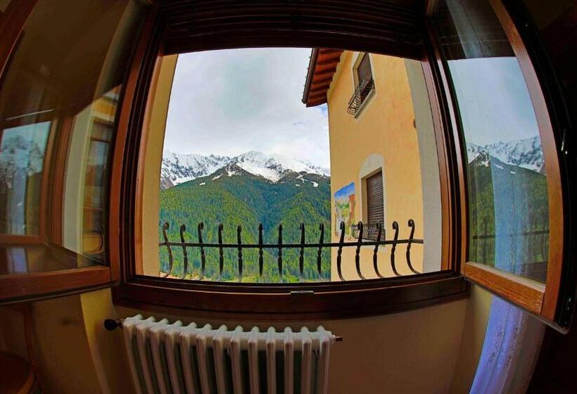 家庭间, Albergo Eden