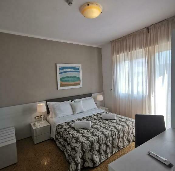 스탠다드 룸, Astoria