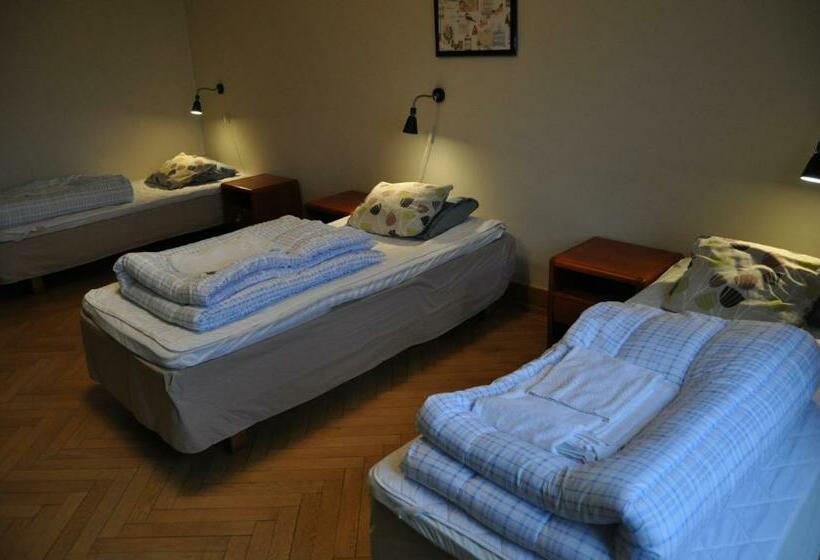 Трехместный Номер Стандарт Совместная Ванная, Carlstad Sport Hostel