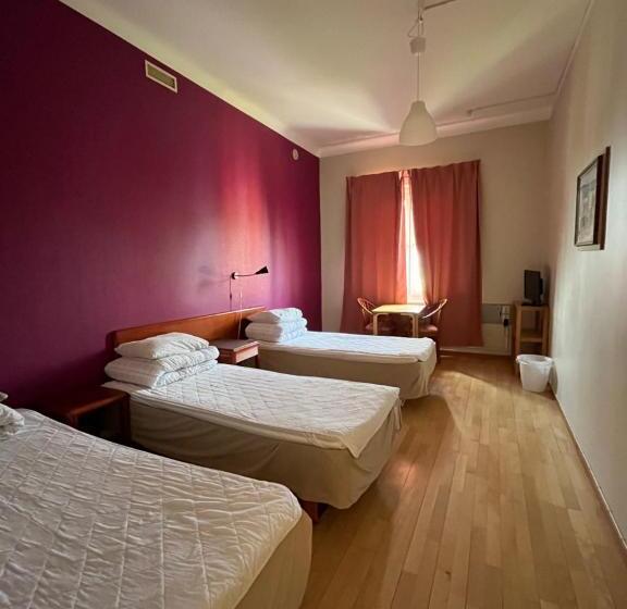 Трехместный Номер Стандарт Совместная Ванная, Carlstad Sport Hostel