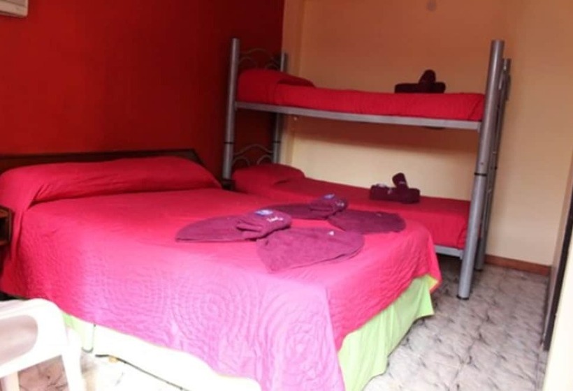Четырехместный Номер Стандарт, Hostel & Posada Noelia