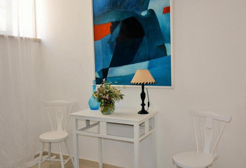 سوییت, Tavira Terrace