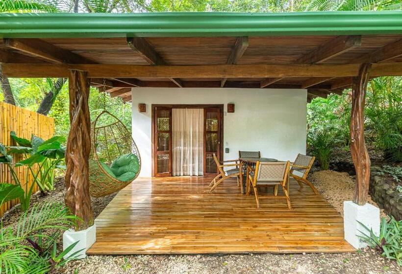 Семейное Бунгало, Makanas Beach Bungalows