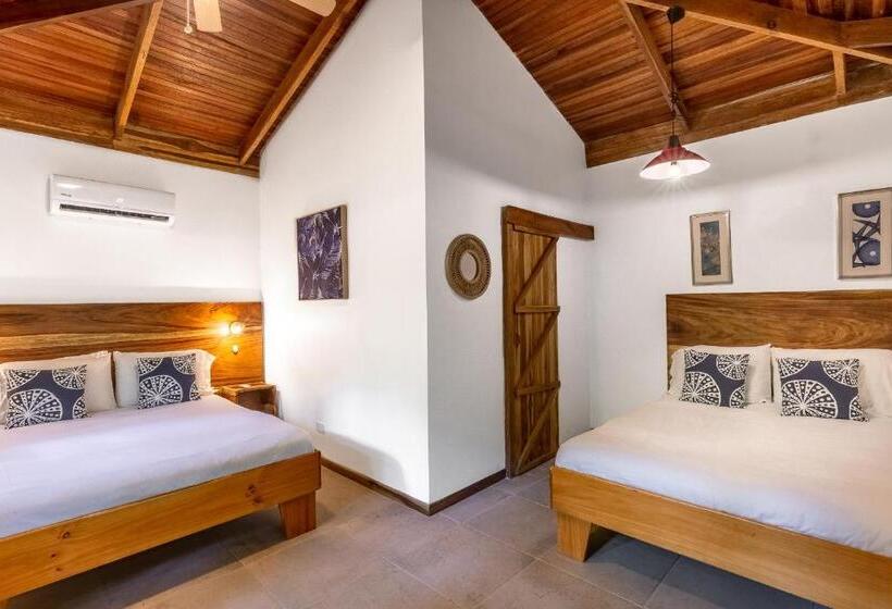 Семейное Бунгало, Makanas Beach Bungalows
