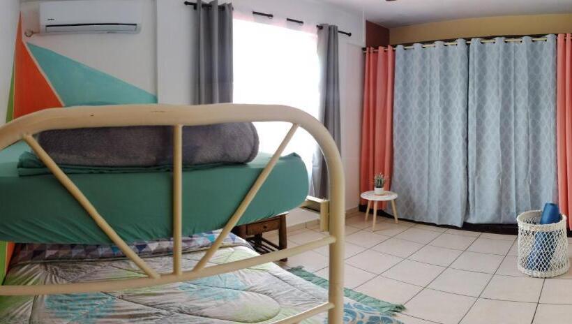 Апартаменты 2 Спальни, Cool Vibes Beach Hostel