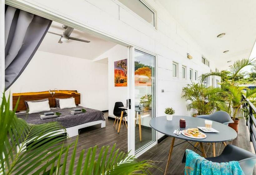 Quarto Deluxe Cama King, In The Shade Hotel   Coworking   300mbit   Adults Only