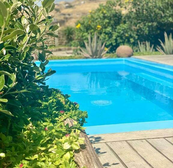 بانگلوی لوکس, La Playa