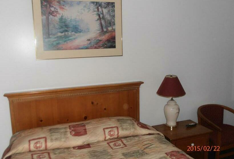 标准间, Maples Motel