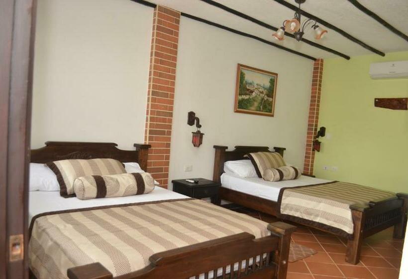 اتاق استاندارد سه نفره, El Virrey Hotel Boutique