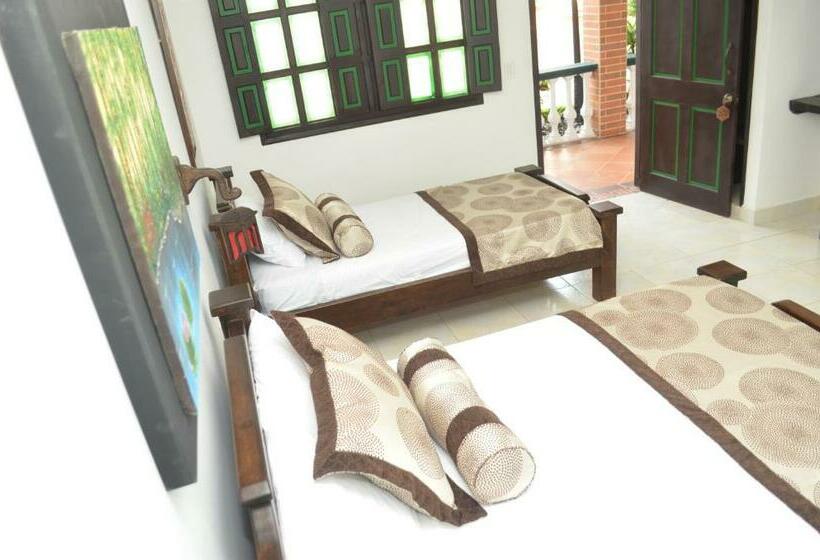 اتاق استاندارد سه نفره, El Virrey Hotel Boutique