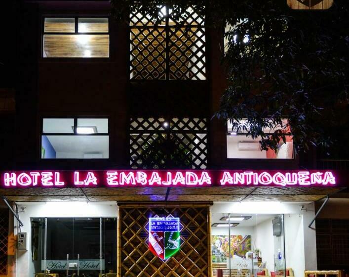 غرفة قياسية, La Embajada Antioqueña