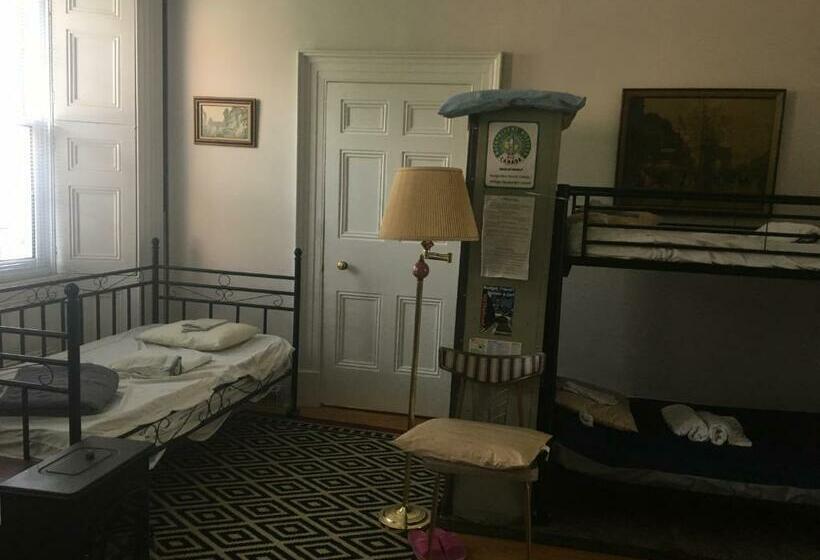 Łóżko we Wspólnym Pokoju, Pring Guesthouse