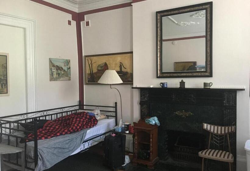 تختخواب در اتاق مشترک, Pring Guesthouse
