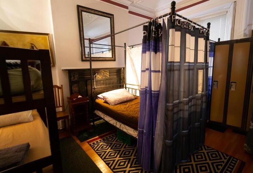 Łóżko we Wspólnym Pokoju, Pring Guesthouse