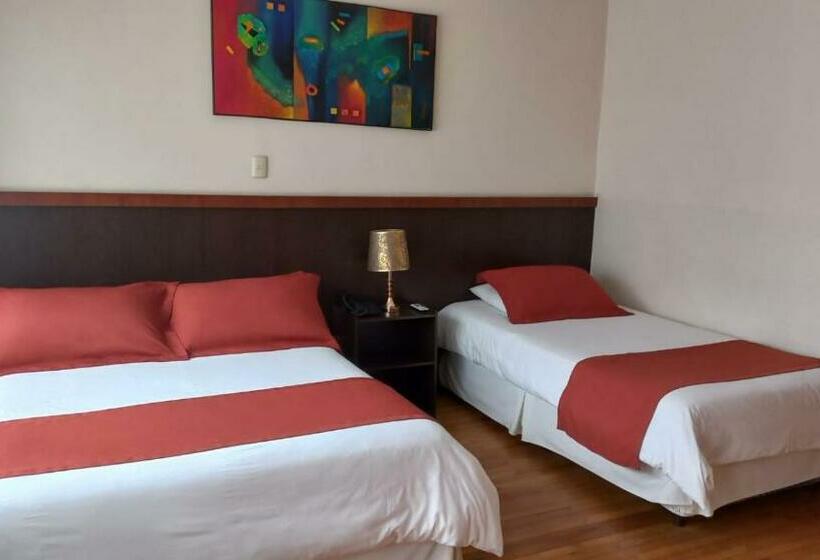 Номер Стандарт Трехместный, Hostal Casa De Lidice