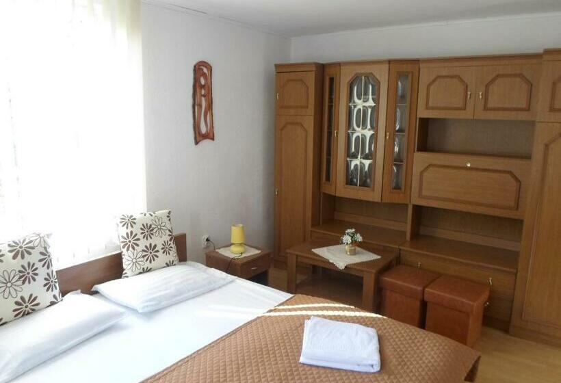 סוויטת 2 חדרי שינה, Zoltán & Erika Panzió Parajd