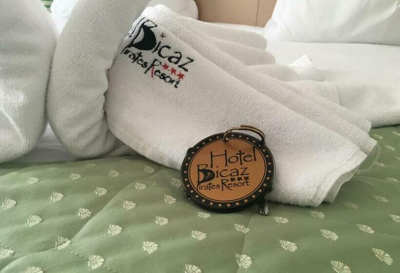 标准间, Pirates Resort