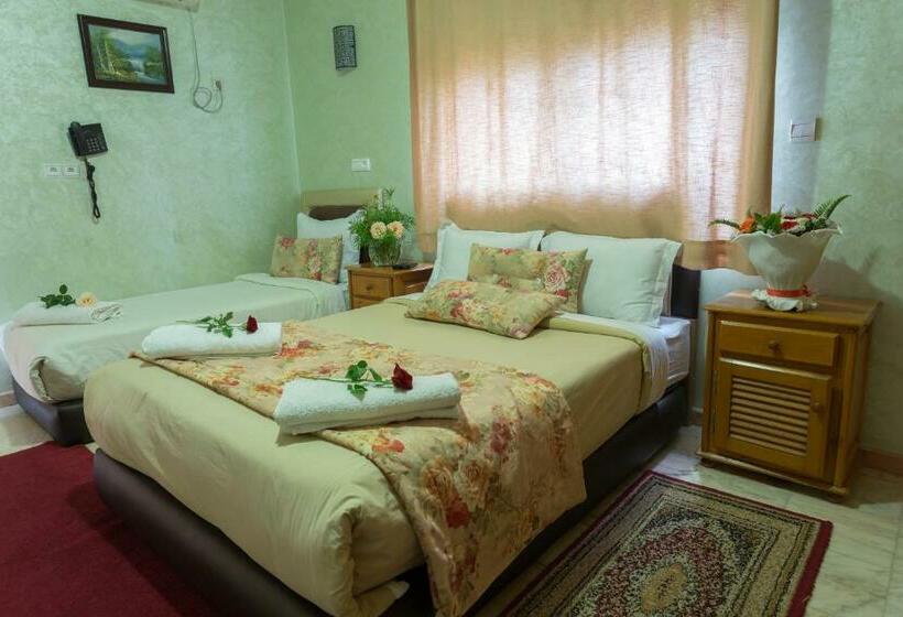 اتاق خانوادگی, Hôtel Jawharat El Jadida