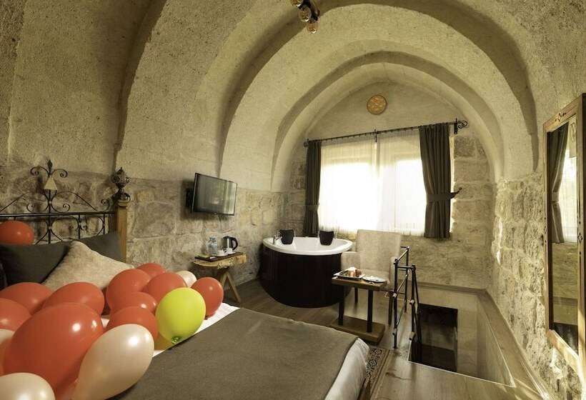 Suíte Júnior, Maron Stone House