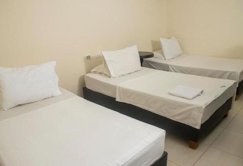 اتاق استاندارد چهار تخته, Central