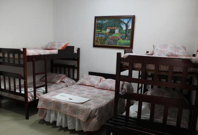 غرفة عائلية, Hostal Isla Señorial