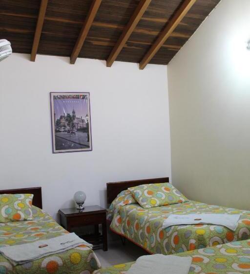 اتاق کلاسیک سه تخته, Hostal Isla Señorial