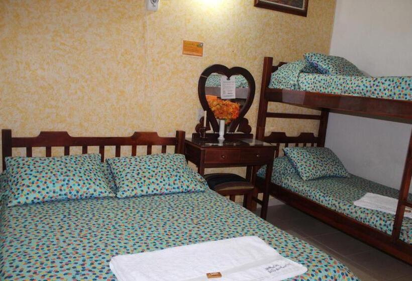 اتاق استاندارد چهار تخته, Hostal Isla Señorial