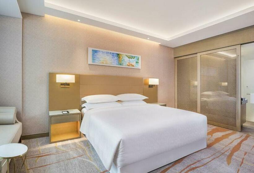 اتاق دلوکس با تخت کینگ و چشم‌انداز, Sheraton Qingdao West Coast