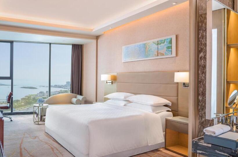 Club Room King Bed, Sheraton Qingdao West Coast