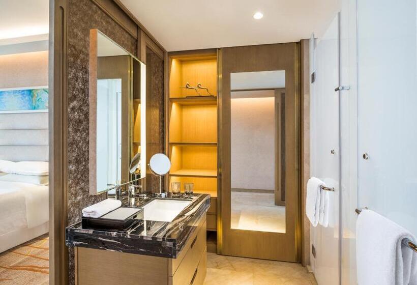 Club Room King Bed, Sheraton Qingdao West Coast