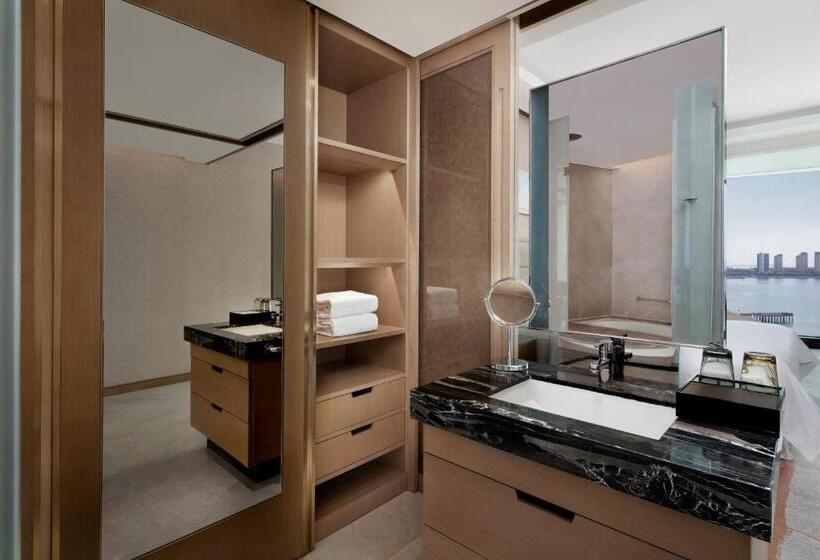 اتاق لوکس با چشم‌انداز, Sheraton Qingdao West Coast