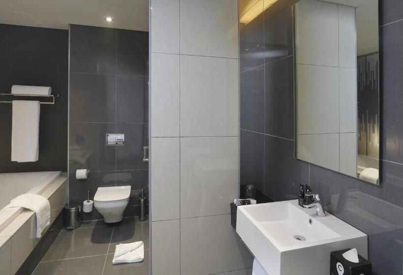 דירת שני חדרים, The Capital Menlyn Maine