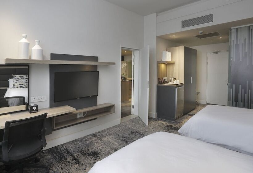 Номер Executive, The Capital Menlyn Maine