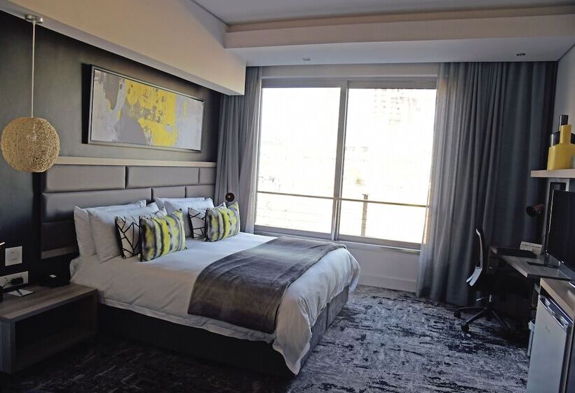 Апартаменты 3 Спальни, The Capital Menlyn Maine